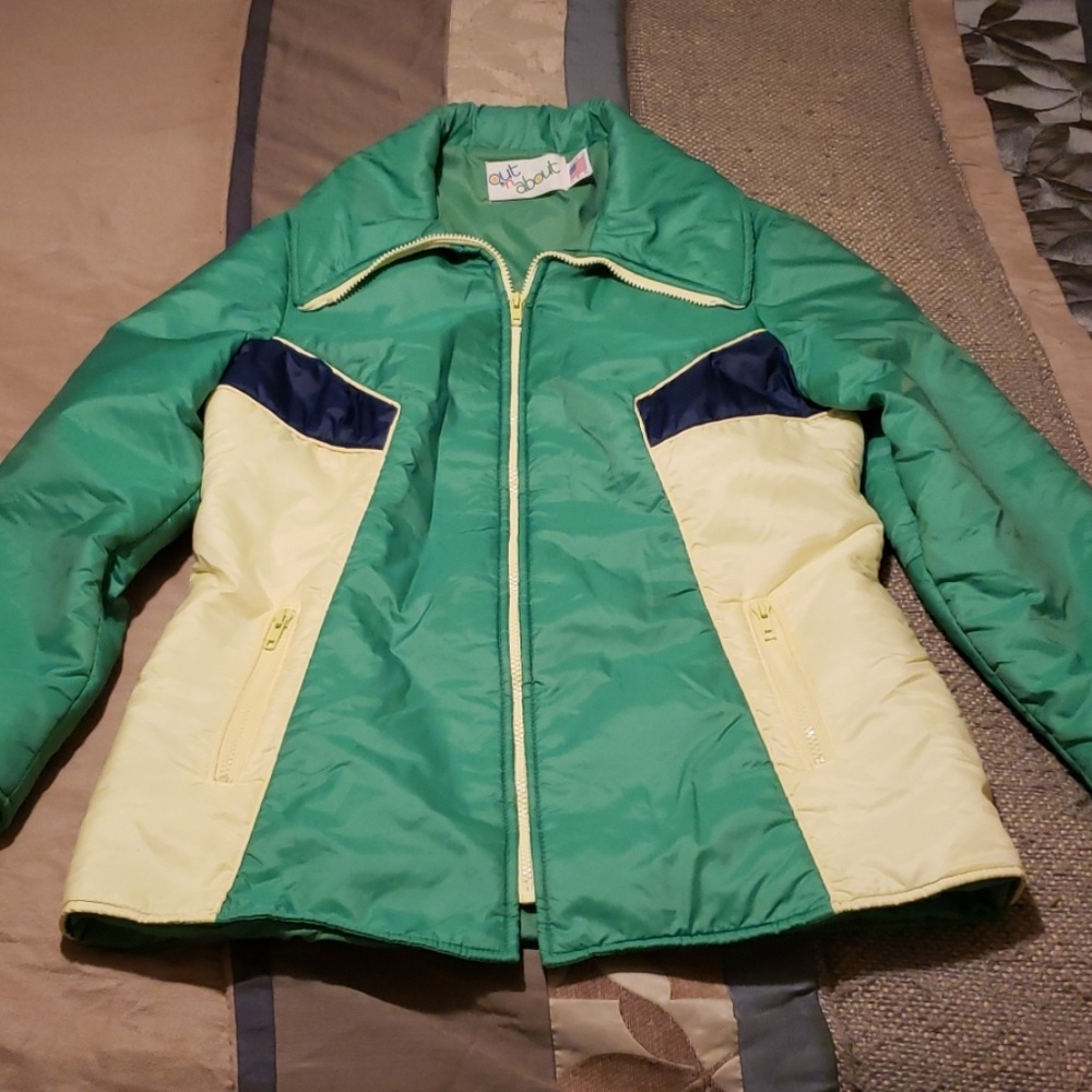 Out n about vintage 80s ski jacket coat puffer USA